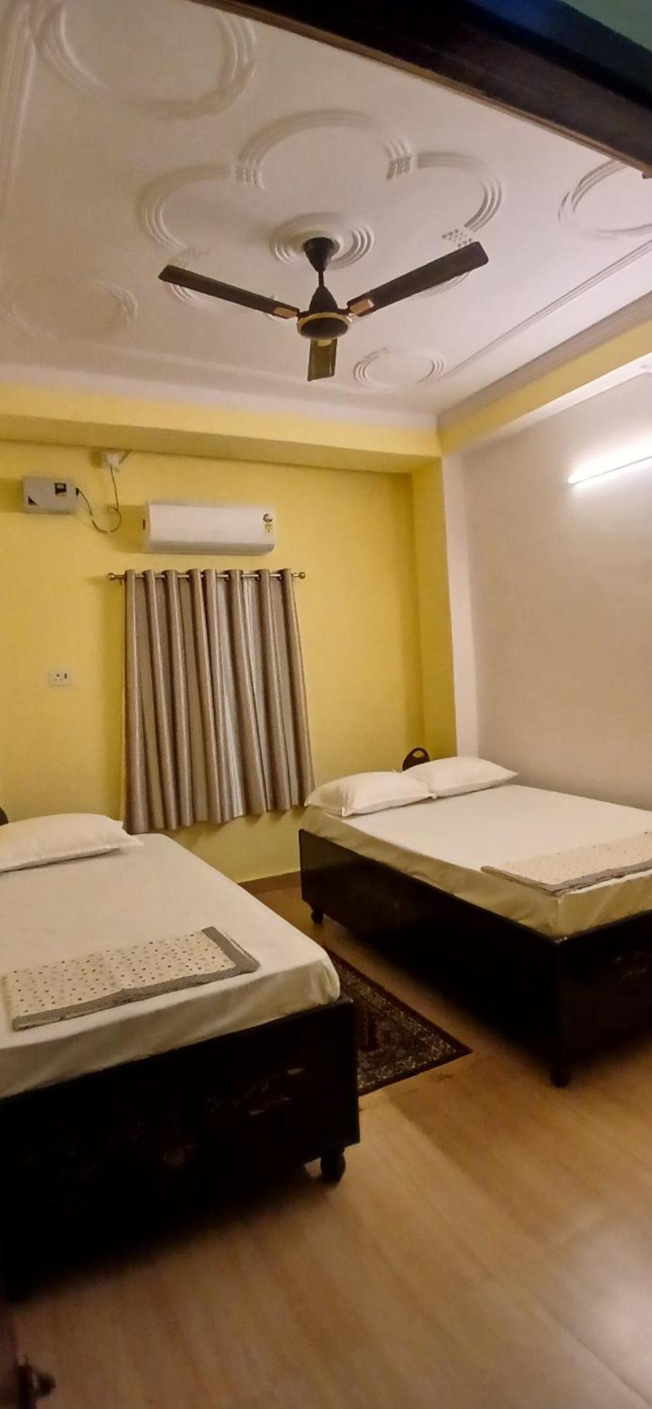 Incredible Banaras Inn พาราณสี ภายนอก รูปภาพ