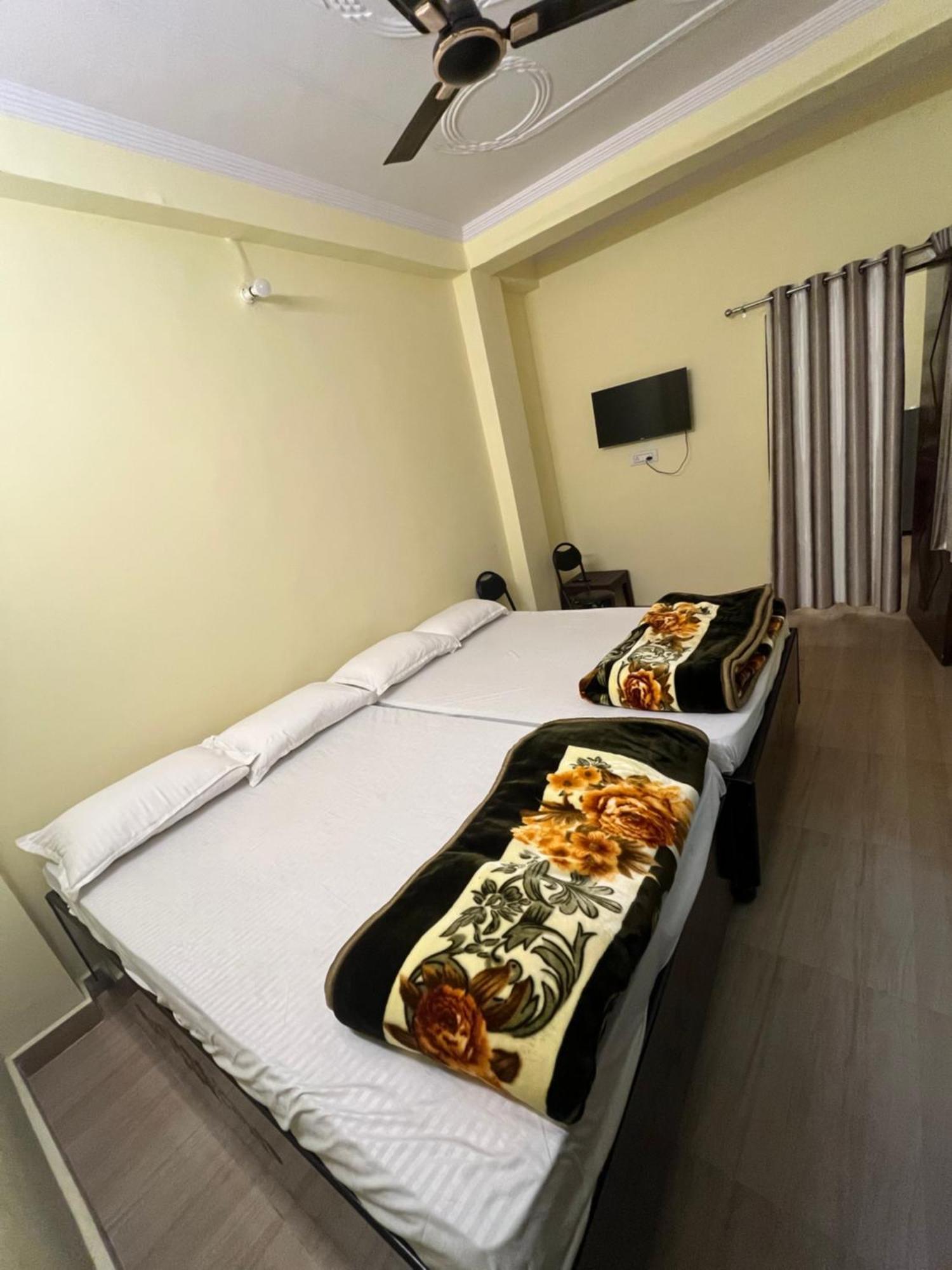 Incredible Banaras Inn พาราณสี ภายนอก รูปภาพ